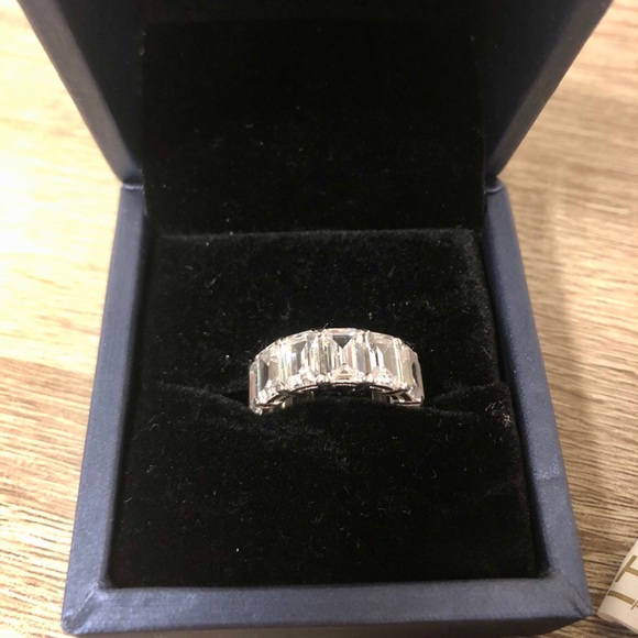 ETERNITY EMERALD DIAMOND RING BAND - Picture 6 of 8